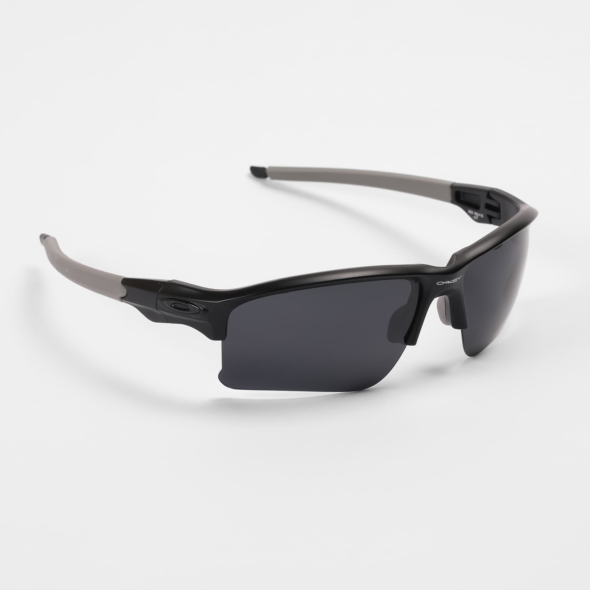 Oakley Sporty Polarized Sunglasses-823 by Oakley – Rs1,800 | Lookscart Nepal
