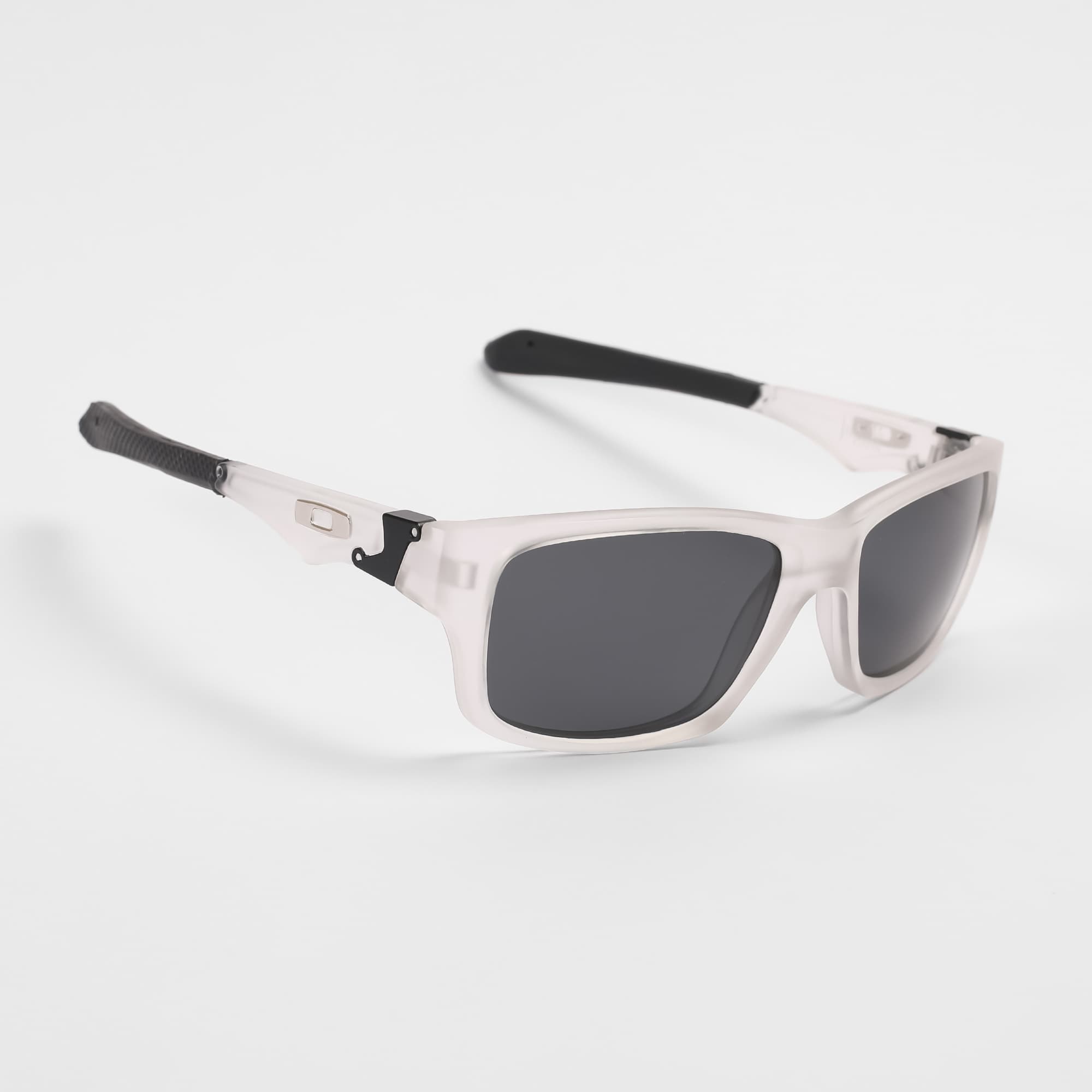 Oakley Sporty Polarized Sunglasses-009135 White by Oakley – Rs1,800 | Lookscart Nepal